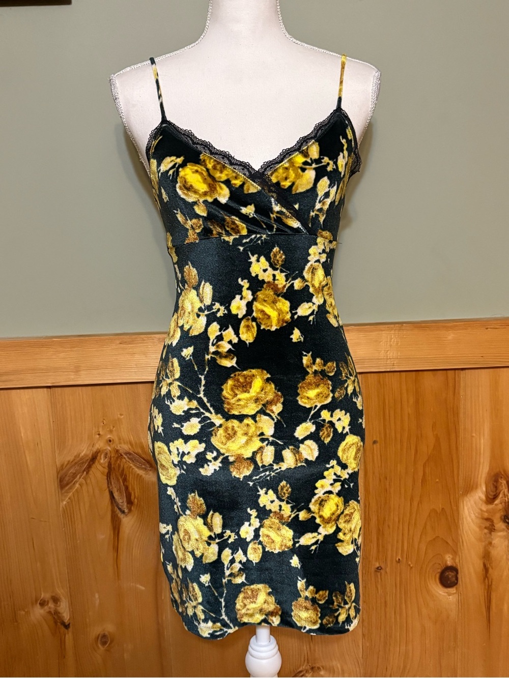 Urban Outfitters Slip On Bernadette Velvet Floral Mini Dress size XS